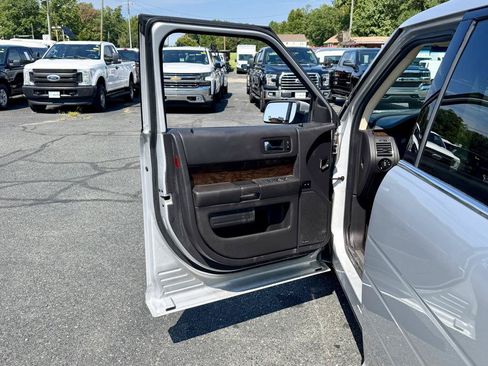 Used 2019 Ford Flex Limited AWD/4WD image 14