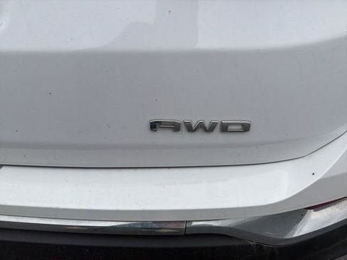 Certified 2024 GMC Terrain SLT image 12