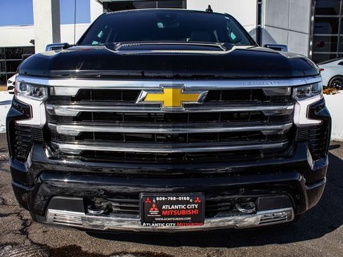 Used 2023 Chevrolet Silverado 1500 High Country image 2