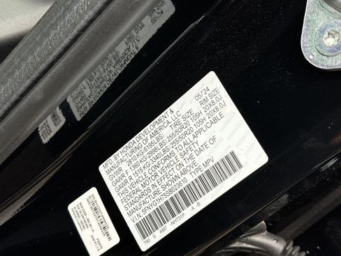 Used 2025 Honda Pilot Touring image 32