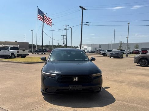 Used 2024 Honda Accord Sport image 4
