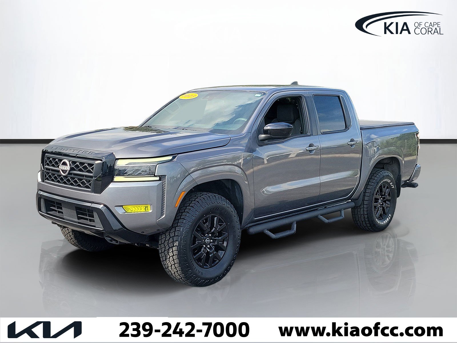 Used 2023 Nissan Frontier SV w/ Midnight Edition Package AWD/4WD image 3