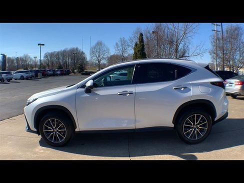 Certified 2025 Lexus NX 250 NX 250 Premium w/ Towing Package (2000 Lbs) image 5