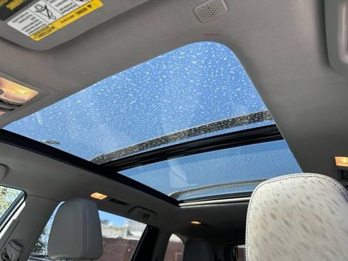 Certified 2019 Toyota Highlander Limited Platinum AWD/4WD image 8