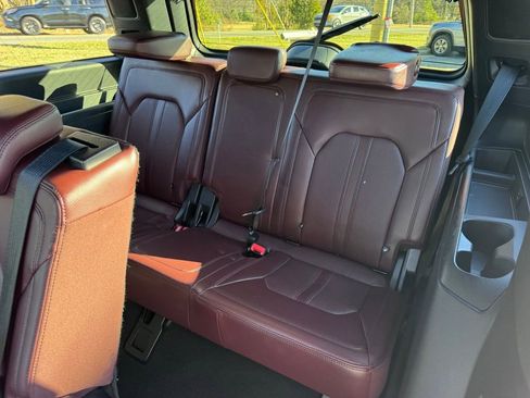 Used 2024 Ford Expedition Limited image 39