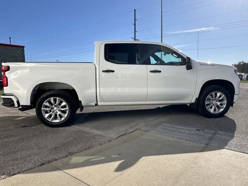 Used 2023 Chevrolet Silverado 1500 Custom image 3