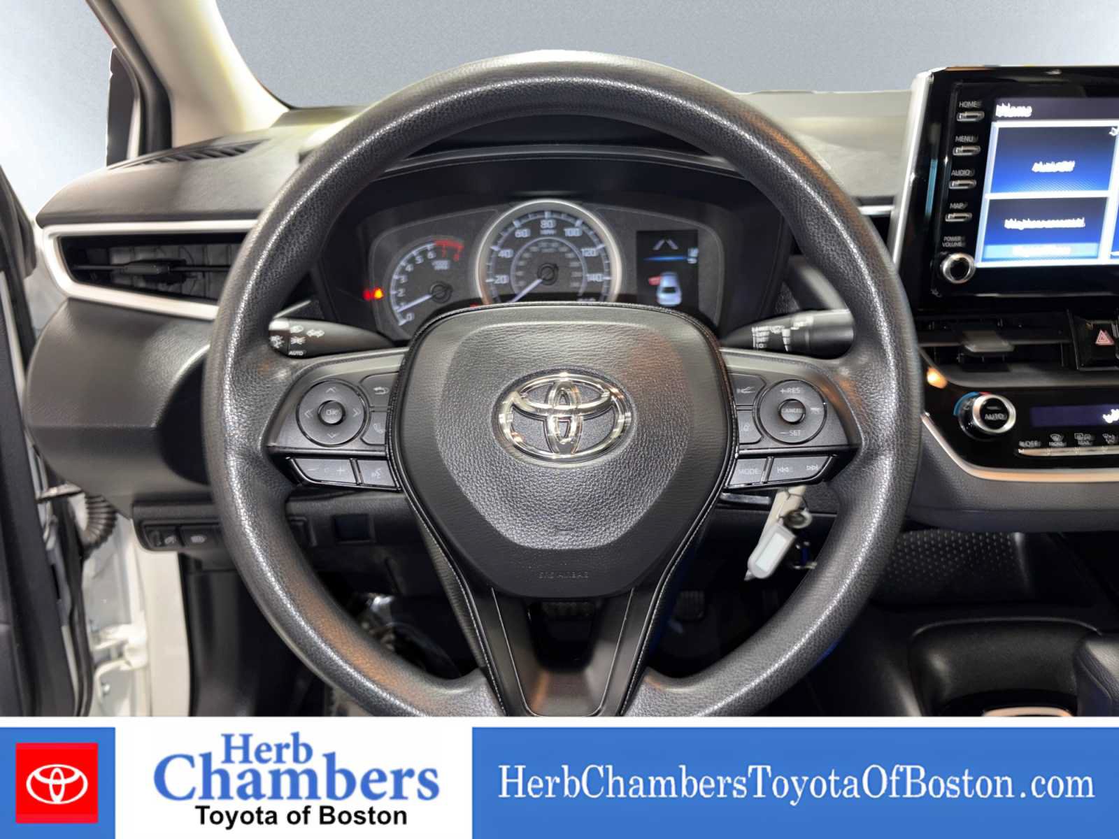 Used 2020 Toyota Corolla LE FWD image 15