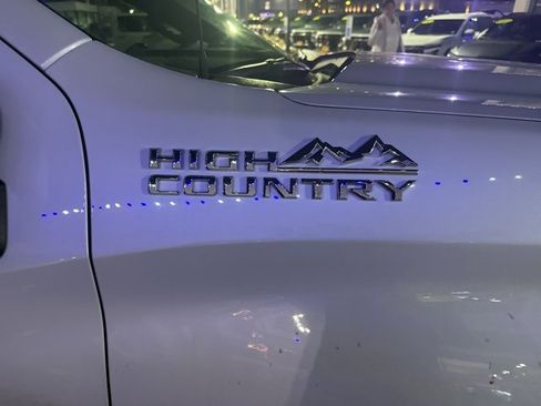 Used 2019 Chevrolet Silverado 1500 High Country w/ Technology Package image 3