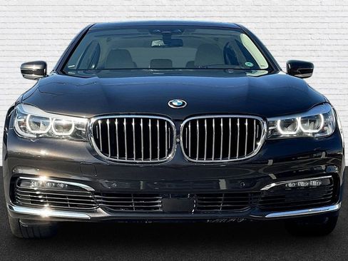Used 2017 BMW 740i RWD image 2