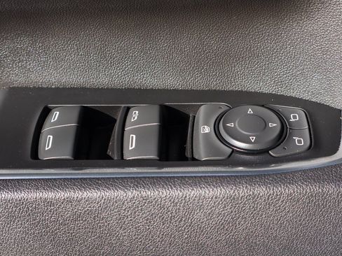 Used 2025 Chevrolet Silverado 3500 LT w/ Convenience Package image 18