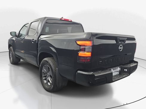 Used 2025 Nissan Frontier SV RWD image 8