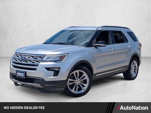 Used 2018 Ford Explorer XLT w/ Equipment Group 201A FWD image 1