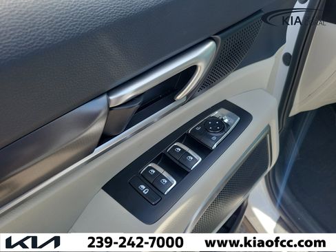 Used 2025 Kia Telluride S FWD image 26