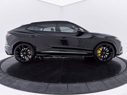 Used 2022 Lamborghini Urus AWD/4WD image 16