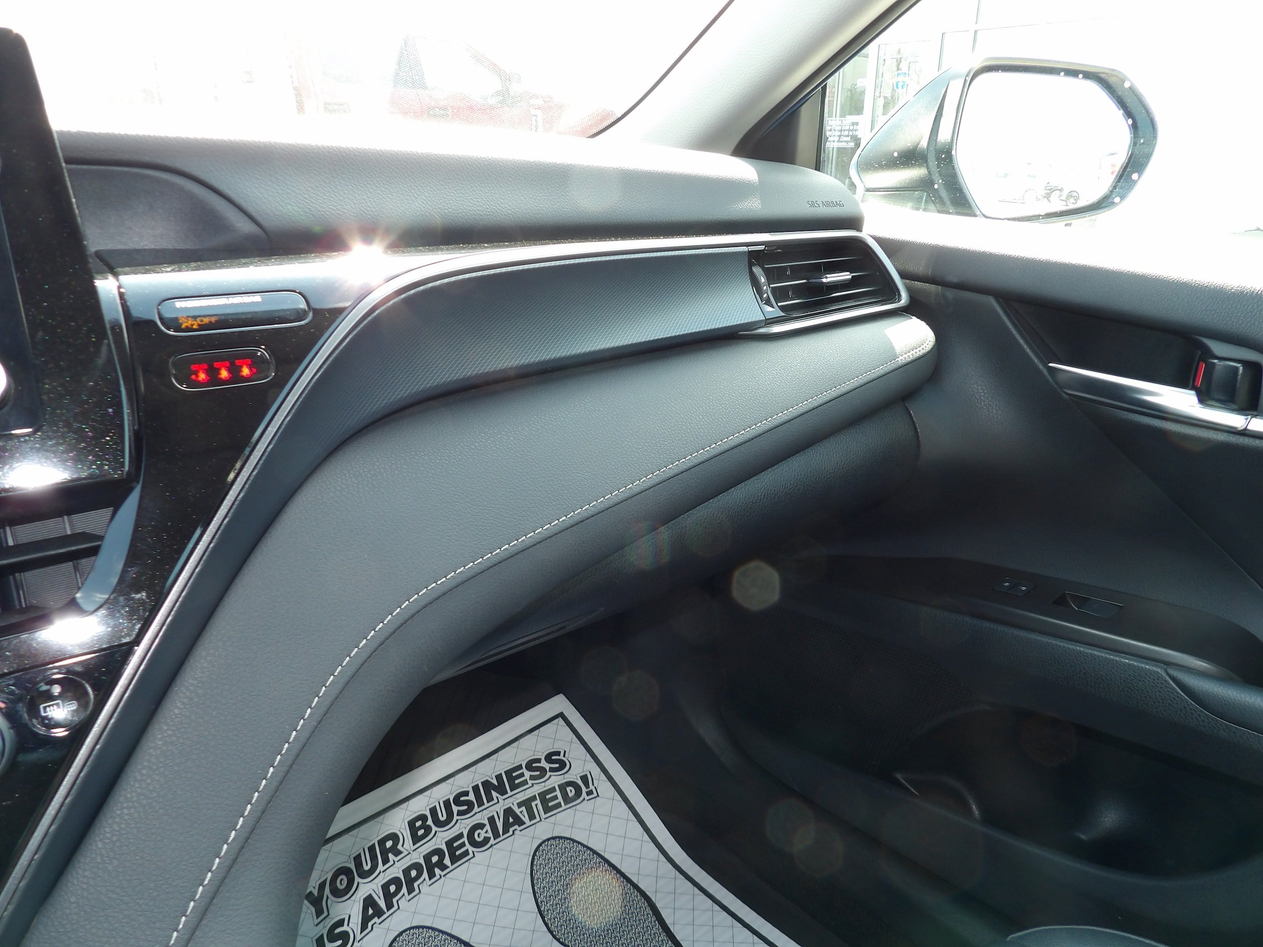 Used 2024 Toyota Camry SE w/ Cold Weather Package FWD image 18