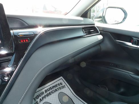 Used 2024 Toyota Camry SE w/ Cold Weather Package image 18