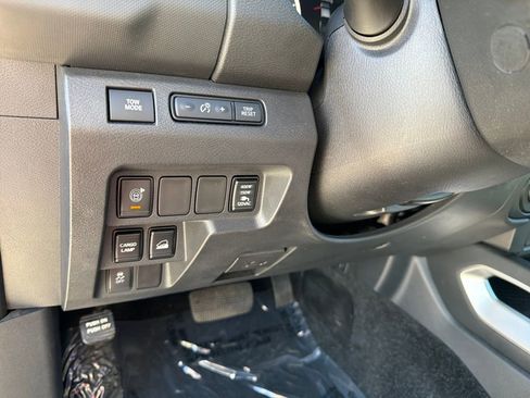 Used 2022 Nissan Frontier SV image 18