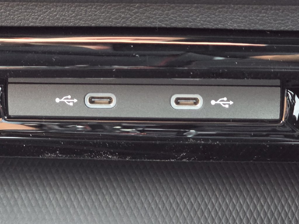 New 2026 Volkswagen GTI SE FWD image 7