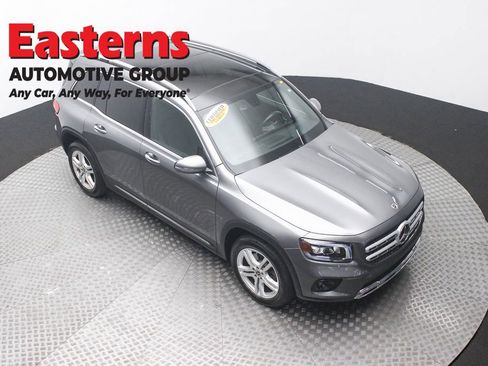 Used 2021 Mercedes-Benz GLB 250 4MATIC w/ Premium Package image 3