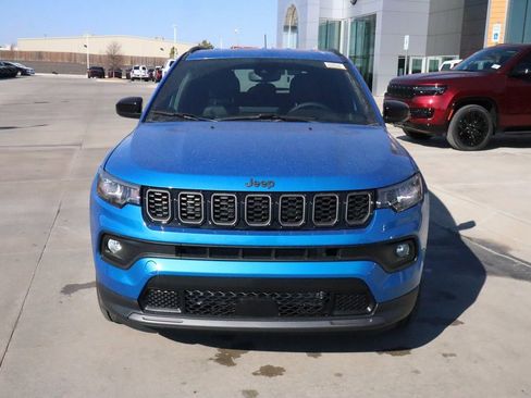 New 2026 Jeep Compass Latitude image 9