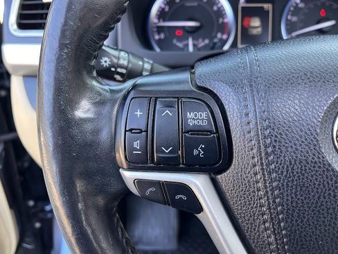 Used 2019 Toyota Highlander Limited Platinum image 14