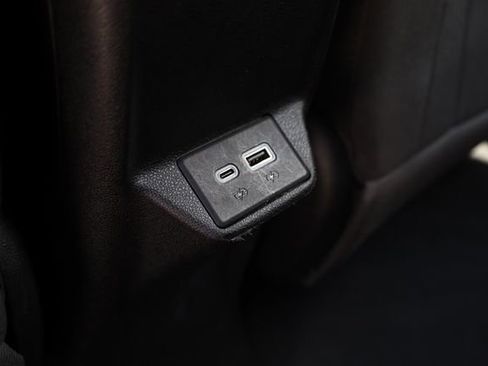 Used 2023 Chevrolet Bolt EUV LT FWD image 28