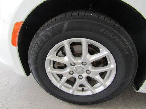 Used 2020 Chrysler Pacifica Touring-L FWD image 30