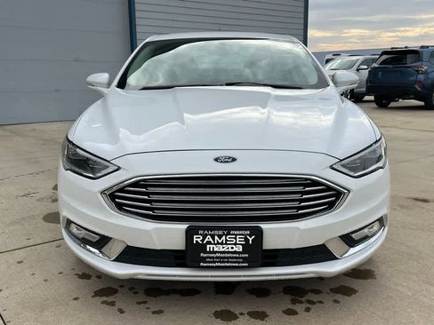 Used 2017 Ford Fusion SE w/ Fusion SE Technology Package image 9