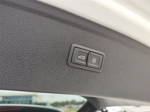 Used 2019 Audi Q5 Prestige w/ Prestige Package image 7