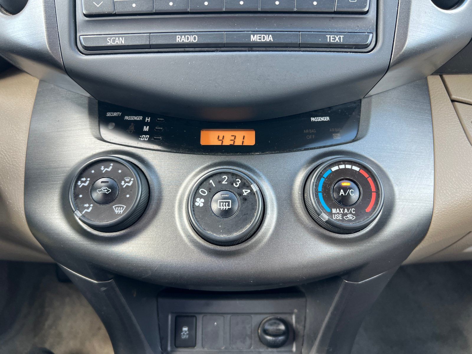Used 2012 Toyota RAV4 4WD w/ Value Pkg image 15