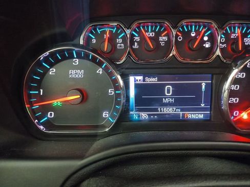 Used 2015 Chevrolet Suburban LTZ AWD/4WD image 6
