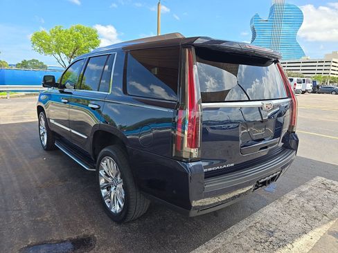 Used 2019 Cadillac Escalade Luxury RWD image 8