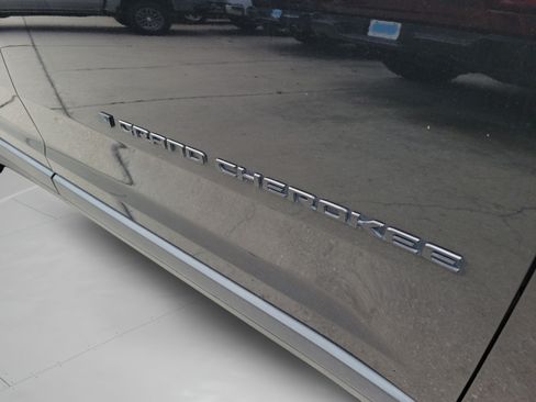 Used 2022 Jeep Grand Cherokee L Laredo RWD image 28