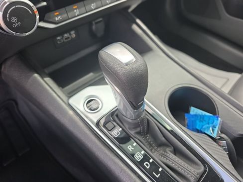 Used 2025 Nissan Altima 2.5 S FWD image 18