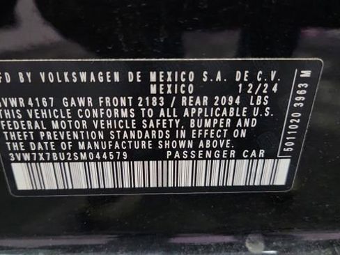 Used 2025 Volkswagen Jetta SE image 23