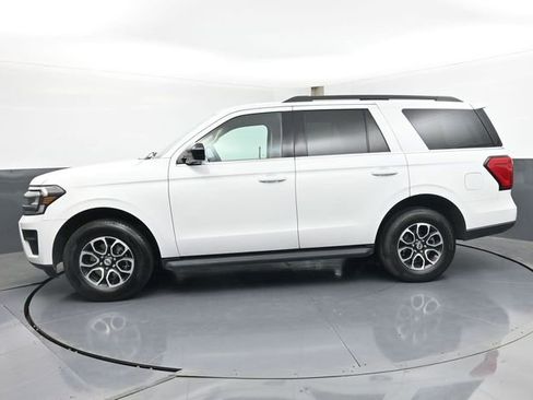 Used 2023 Ford Expedition XL AWD/4WD image 4