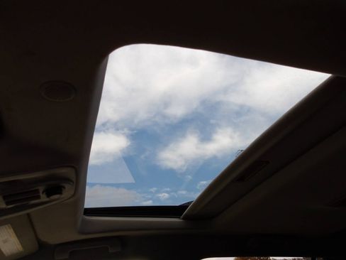 Used 2011 GMC Terrain SLT FWD image 6