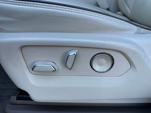 Used 2021 GMC Yukon Denali w/ Denali Premium Package image 21