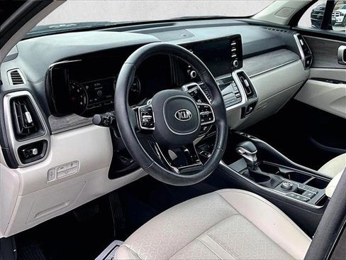 Used 2021 Kia Sorento EX image 14