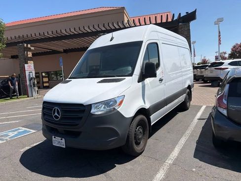 Used 2025 Mercedes-Benz Sprinter 2500 image 21
