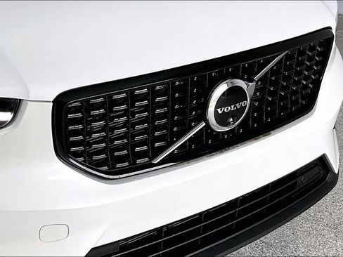 New 2026 Volvo XC40 B5 Plus w/ Protection Package Premier AWD/4WD image 28