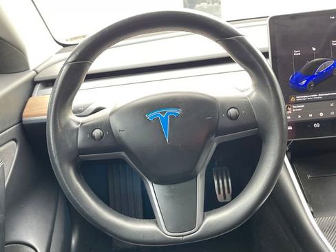 Used 2018 Tesla Model 3 Mid Range image 22