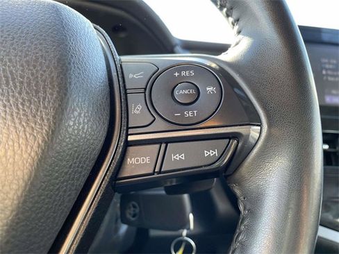 Used 2023 Toyota Camry SE image 25