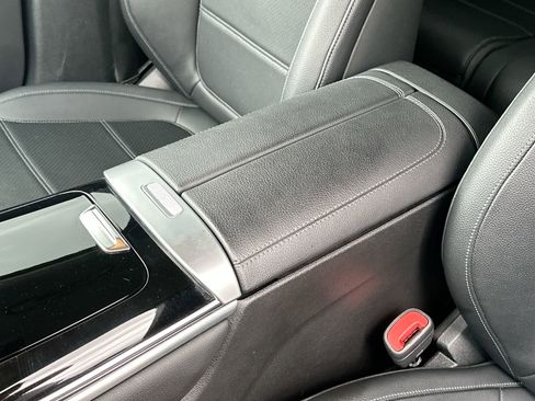 Used 2024 Mercedes-Benz GLC 300 image 16