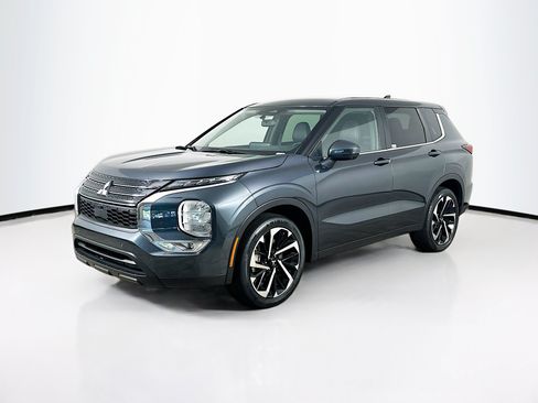 Used 2024 Mitsubishi Outlander SE FWD image 3