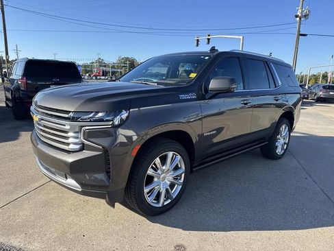 Used 2021 Chevrolet Tahoe High Country w/ Premium Package image 3