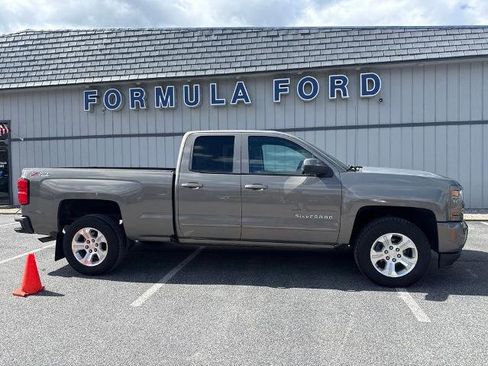 Used 2017 Chevrolet Silverado 1500 LT w/ All Star Edition AWD/4WD image 2