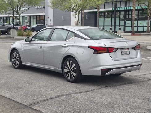 Used 2022 Nissan Altima 2.5 SV FWD image 10