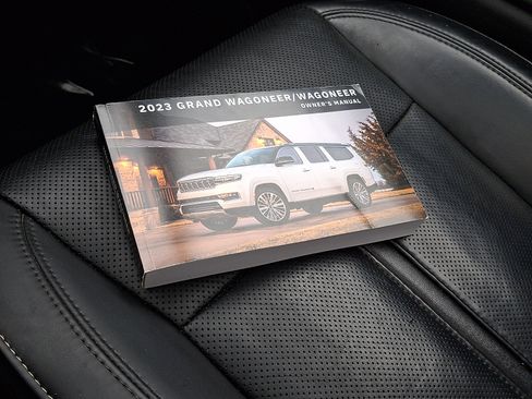 Certified 2023 Jeep Wagoneer 4WD w/ Premium Group I image 21