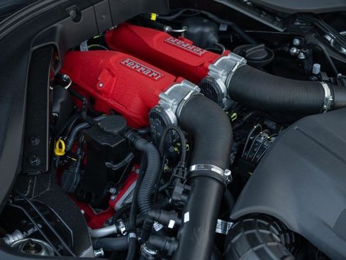 Used 2025 Ferrari Roma Spider RWD image 15